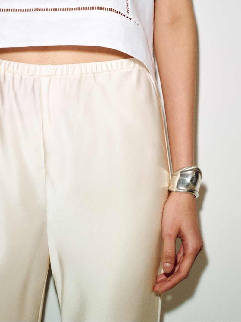 Gale Satin Mid Rise Bias Short Pant