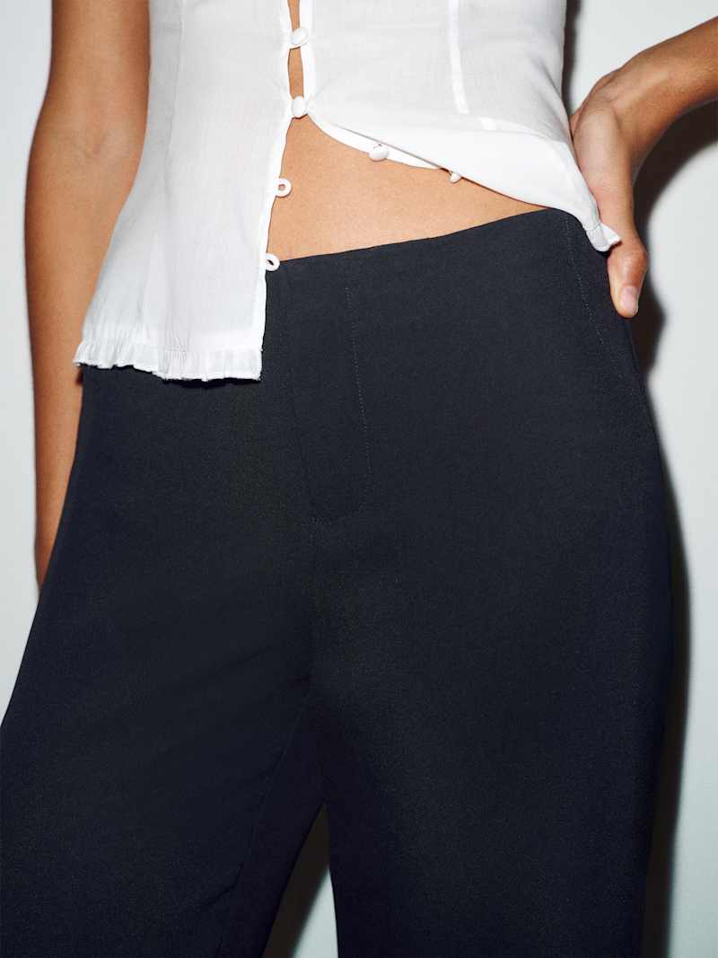Vida Low Rise Short Pant