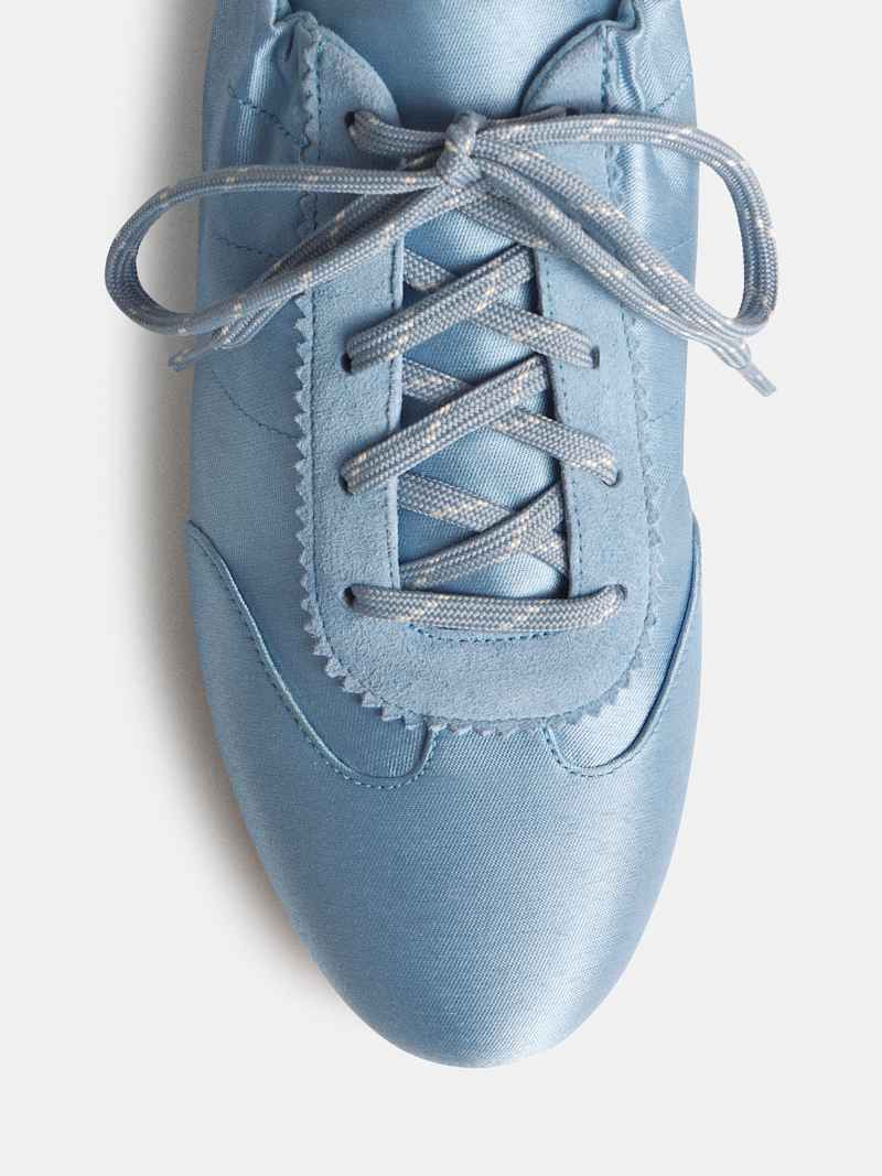 Terra Scrunch Sneaker